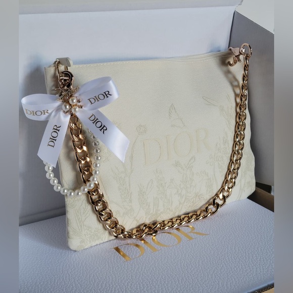Dior Cream Pouch with Gold Chain - Picture 1 of 7